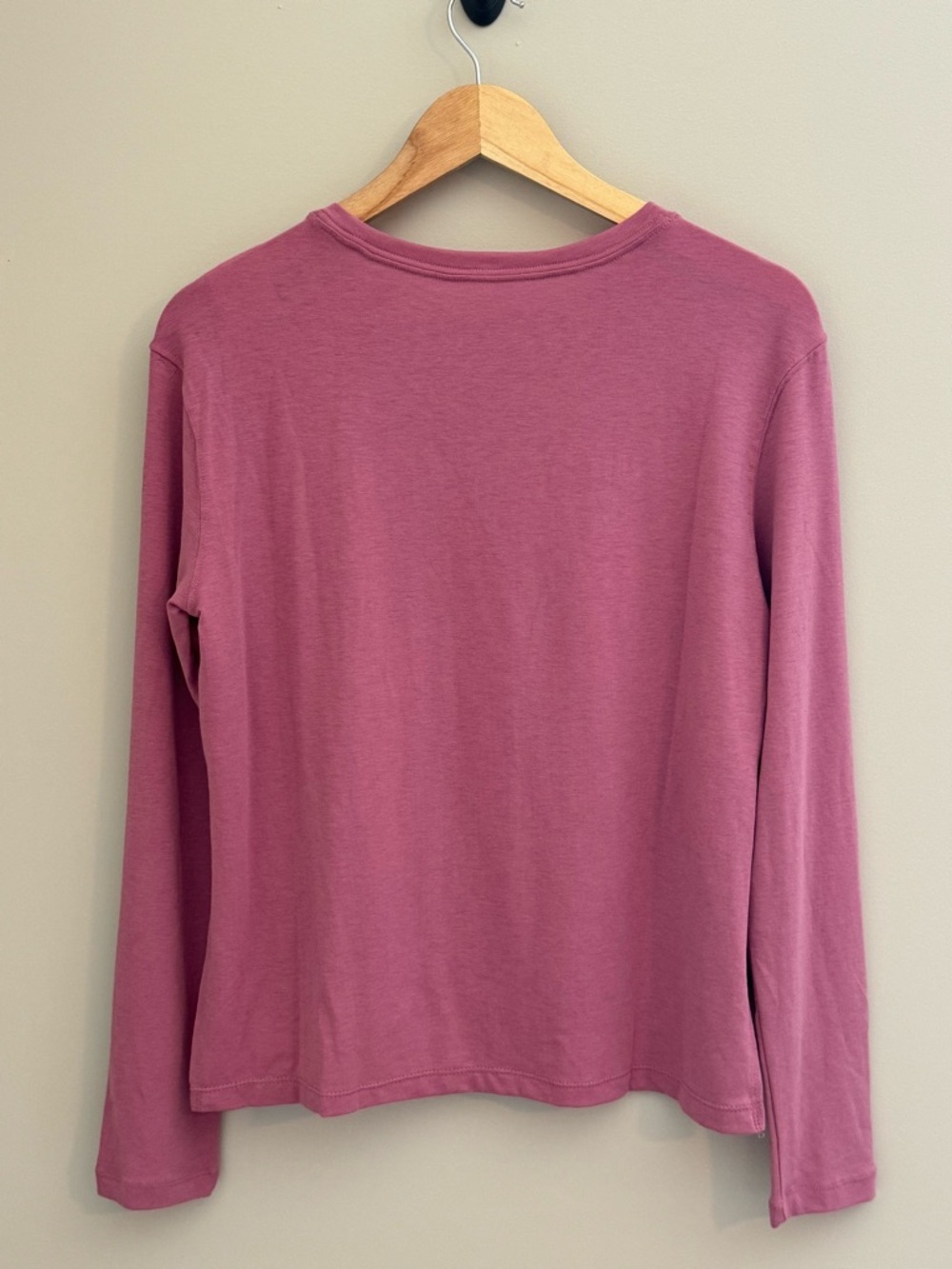 NIKE Yoga - NWT Pink Dri-Fit Long Sleeve Shirt - Size S - Picture 2 of 11